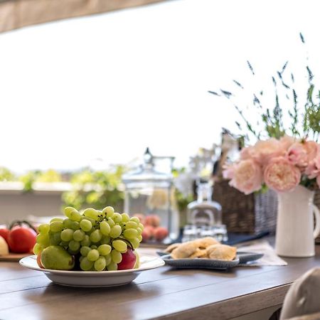 Velebis Superior Apartment - Luxurious One-Room Apartment With Jacuzzi - Prestigious Location By The Sea In The New City Center Of Znjan - Panoramic View Of The Sea And Islands - Free Garage Parking - Buralux Properties سبليت المظهر الخارجي الصورة