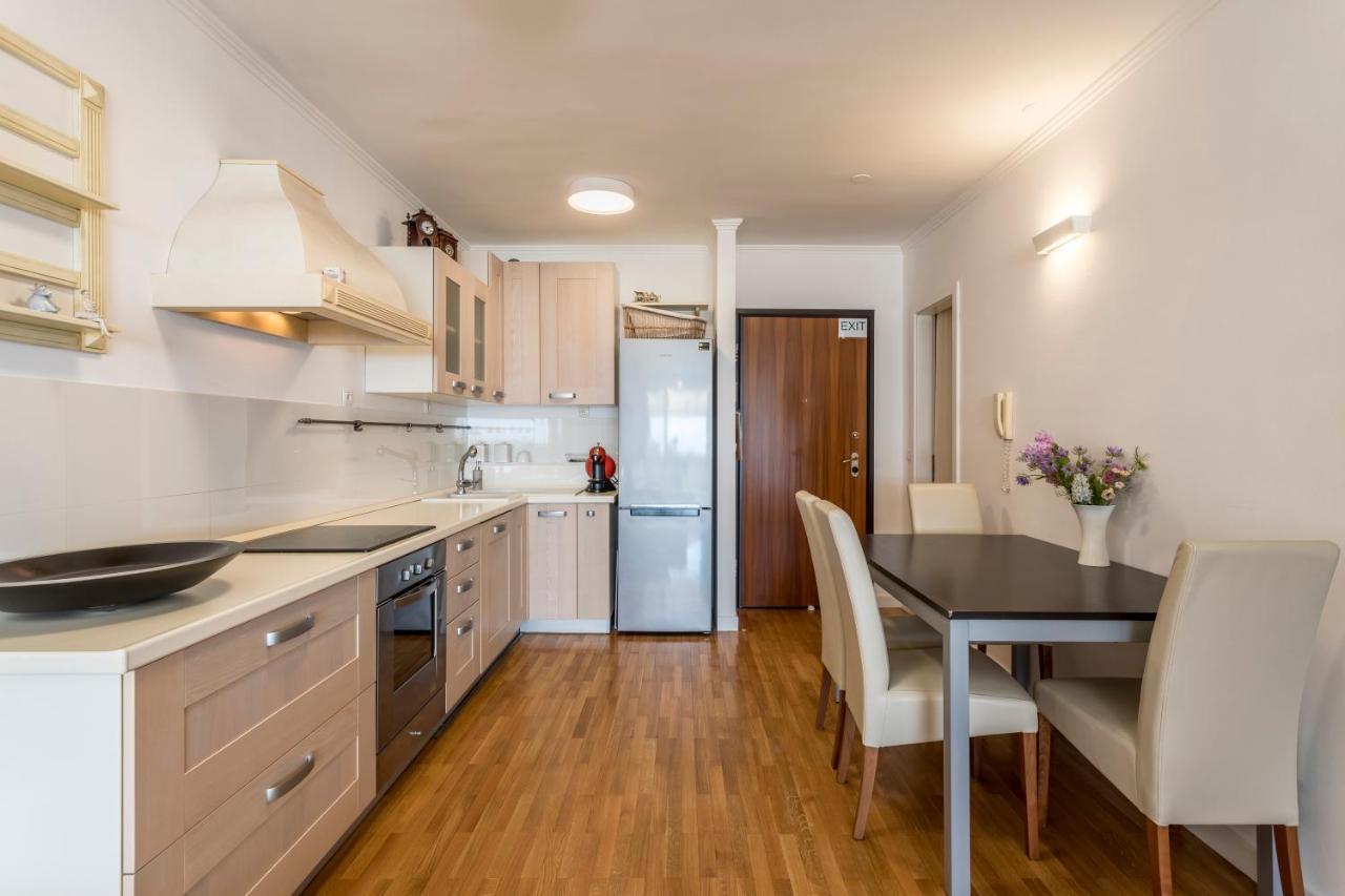Velebis Superior Apartment - Luxurious One-Room Apartment With Jacuzzi - Prestigious Location By The Sea In The New City Center Of Znjan - Panoramic View Of The Sea And Islands - Free Garage Parking - Buralux Properties سبليت المظهر الخارجي الصورة