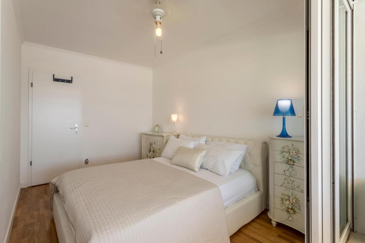 Velebis Superior Apartment - Luxurious One-Room Apartment With Jacuzzi - Prestigious Location By The Sea In The New City Center Of Znjan - Panoramic View Of The Sea And Islands - Free Garage Parking - Buralux Properties سبليت المظهر الخارجي الصورة