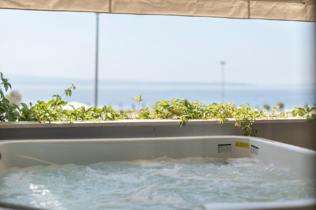 Velebis Superior Apartment - Luxurious One-Room Apartment With Jacuzzi - Prestigious Location By The Sea In The New City Center Of Znjan - Panoramic View Of The Sea And Islands - Free Garage Parking - Buralux Properties سبليت المظهر الخارجي الصورة