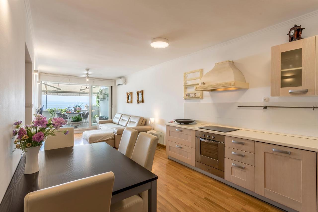 Velebis Superior Apartment - Luxurious One-Room Apartment With Jacuzzi - Prestigious Location By The Sea In The New City Center Of Znjan - Panoramic View Of The Sea And Islands - Free Garage Parking - Buralux Properties سبليت المظهر الخارجي الصورة